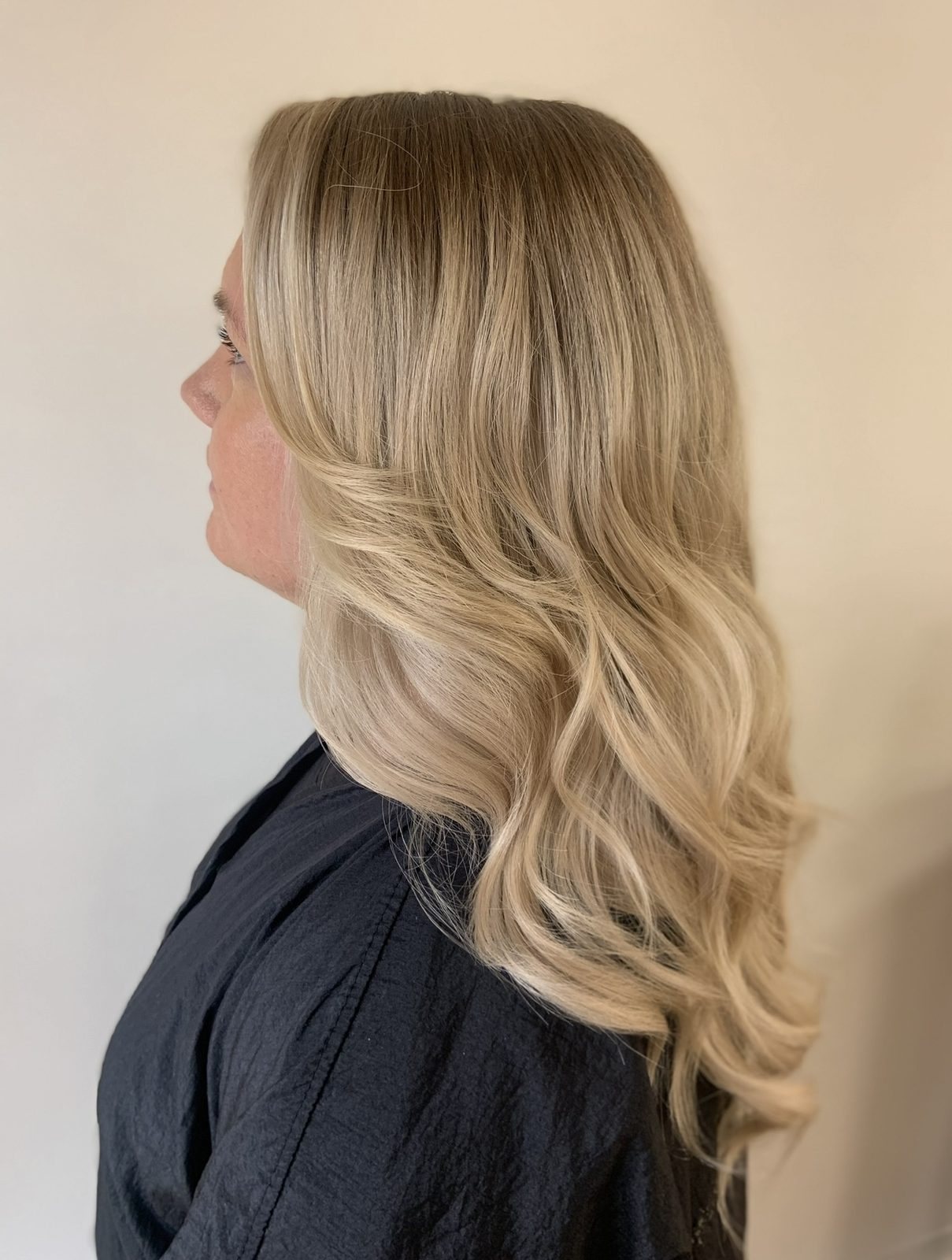 Highlights transformation, face-framing color